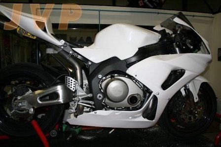 HONDA CBR1000RR 2005 - circuit